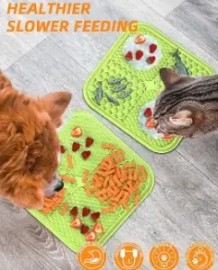 Pet Lick Mat Slow Feeder for Dogs and Cats Peanut Butter Treat Pad Anxiety Relief Feeding Mat ( default, Standard )